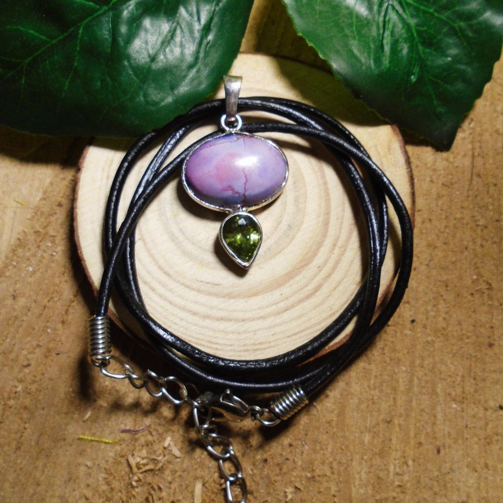 Gemstone Necklace Boho Style  Pink Jasper and Peridot Green Crystal - Picture 4 of 4